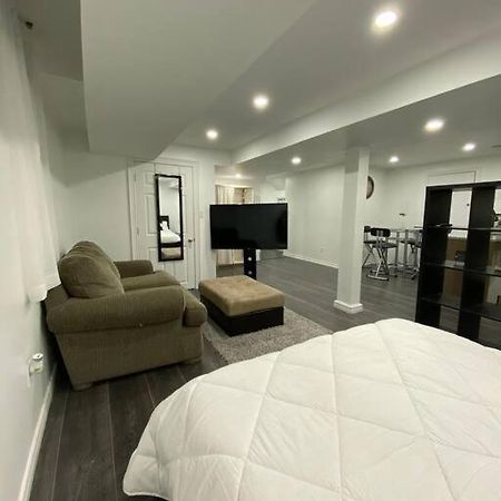 Adorable Quiet Open Concept Private Studio Suite Ajax Exterior foto