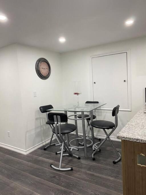 Adorable Quiet Open Concept Private Studio Suite Ajax Exterior foto