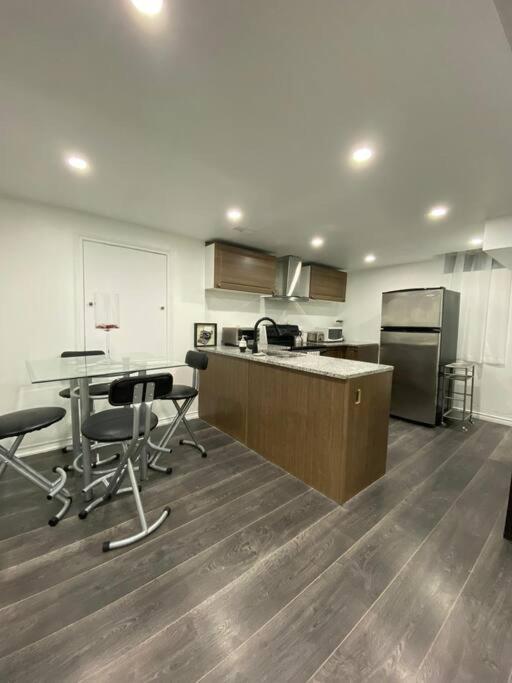 Adorable Quiet Open Concept Private Studio Suite Ajax Exterior foto